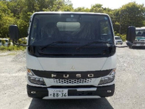 八戸400し8836(三菱)正面